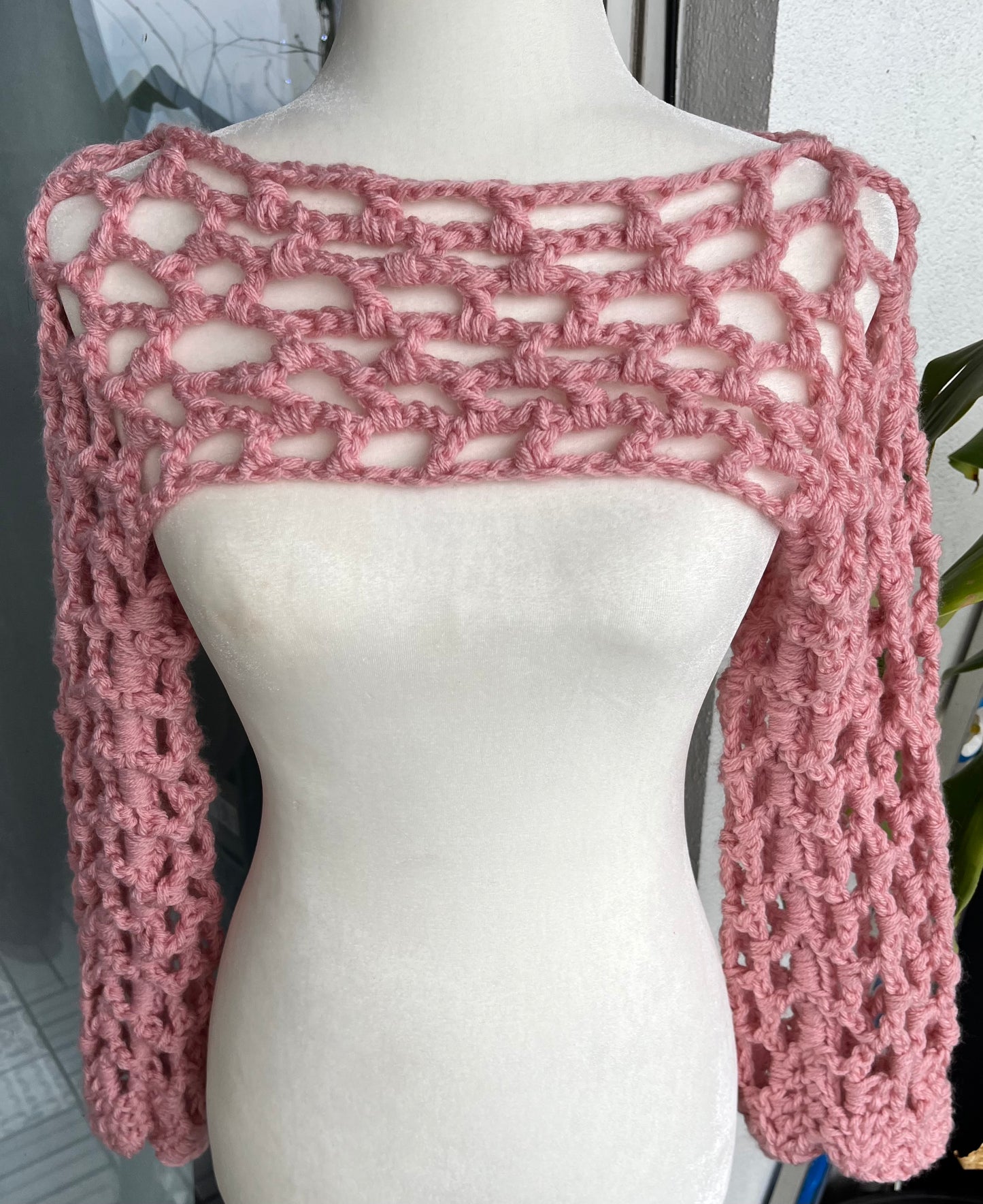 MAXI shrug
